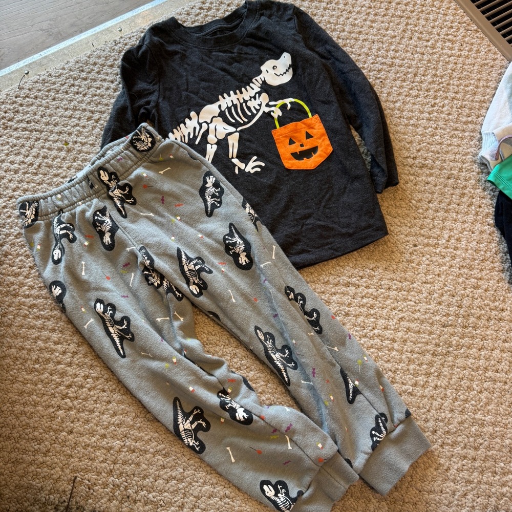 Kids Cat&Jack Dinosaur Skeleton Halloween Pajama Set Long Sleeve‎ Pants 4T
